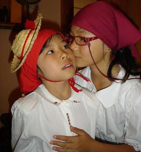 Luana y Tatiana, dos jóvenes canarias/Francisco Javier Burón.